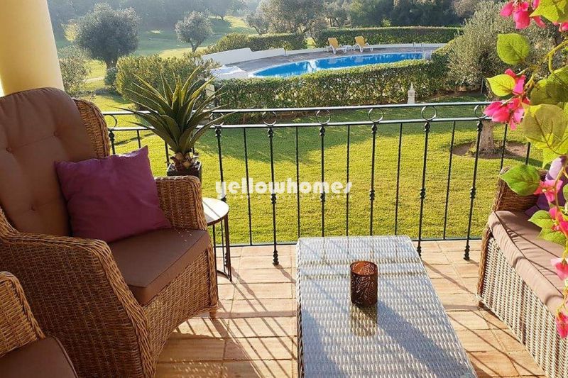 Maravilhoso apartamento T1 bum condomínio de golfe perto do Carvoeiro